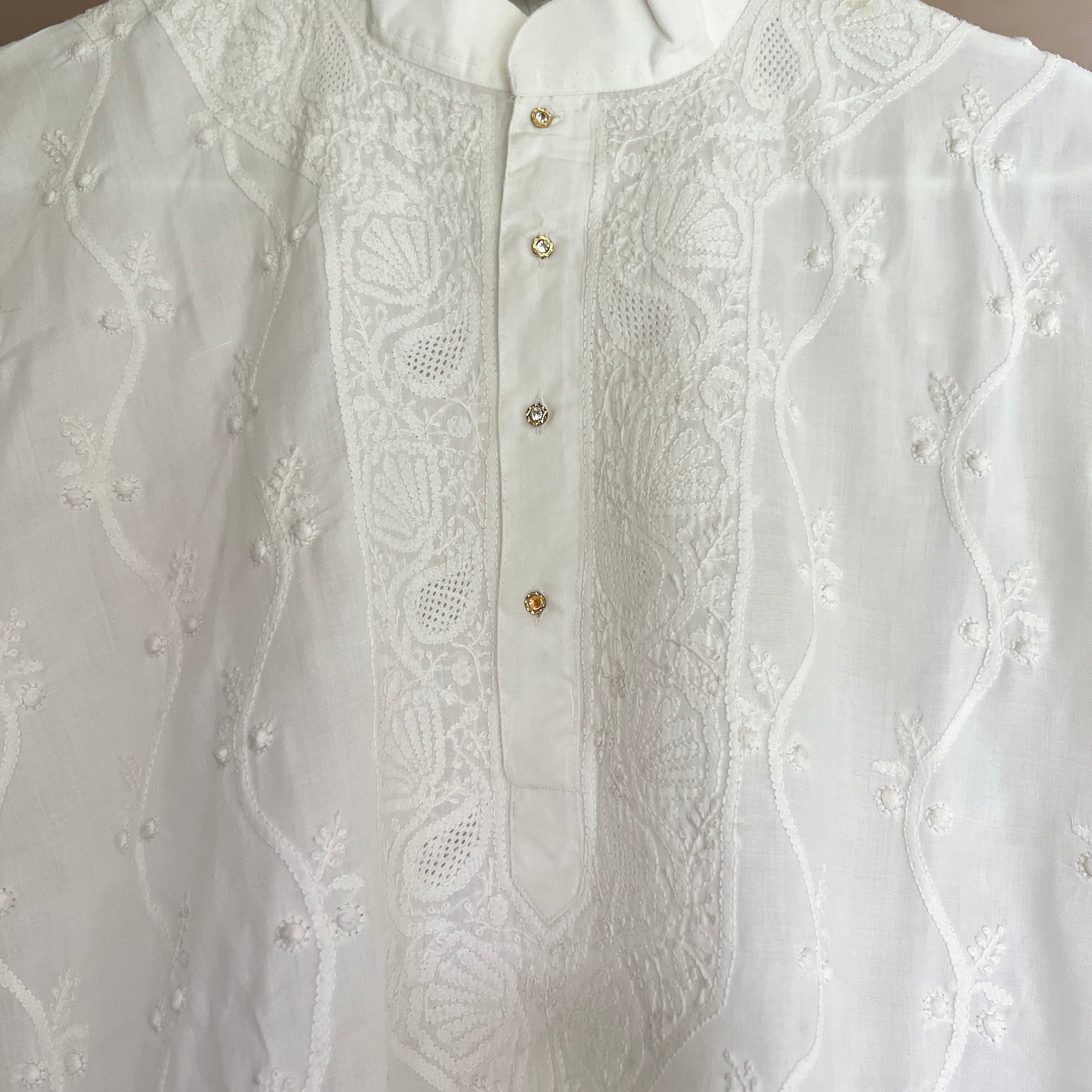 LH Hand Embroidered White Kurtas- Murra Vine - Vintage India NYC