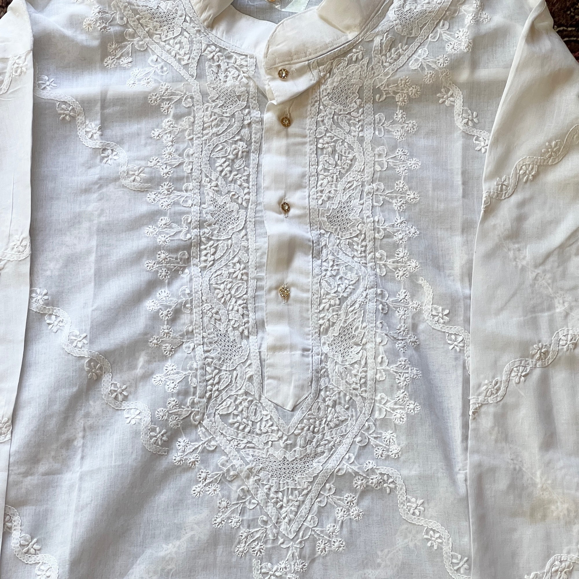 LH Hand Embroidered White Kurtas- 1042 Diagonal Floral - Vintage India NYC