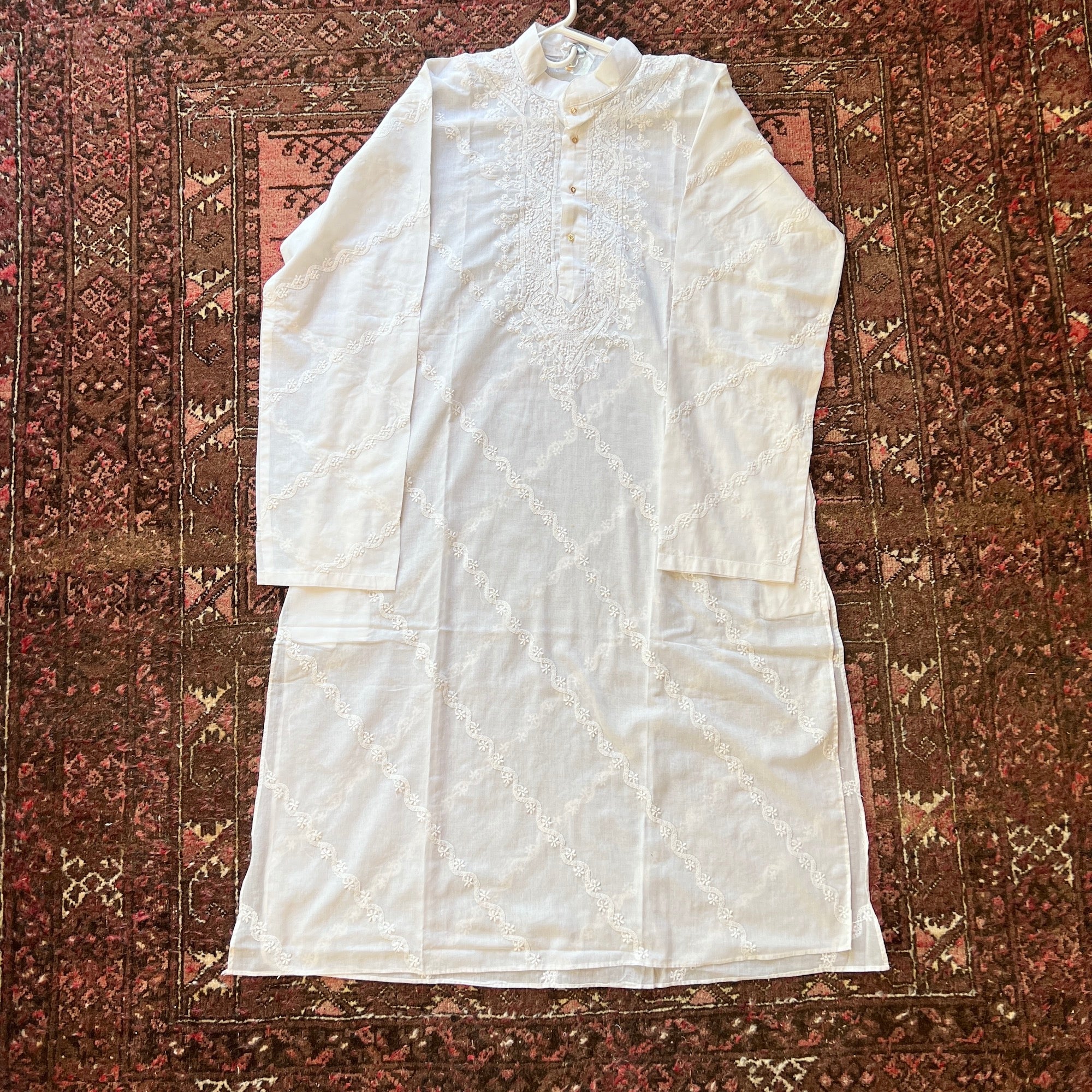 LH Hand Embroidered White Kurtas- 1042 Diagonal Floral - Vintage India NYC