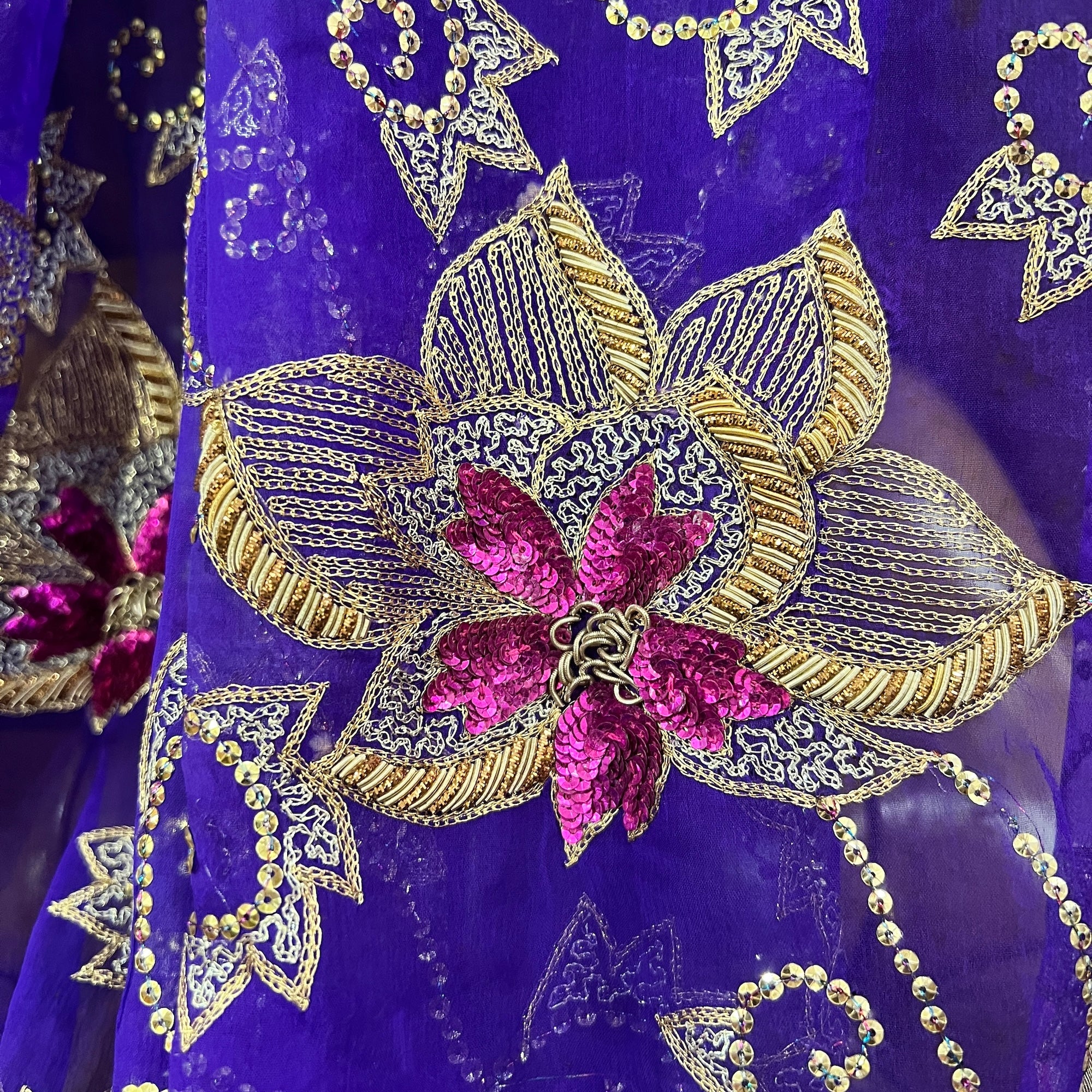 Violet Embroidered Zari Dupatta 9052 - Vintage India NYC
