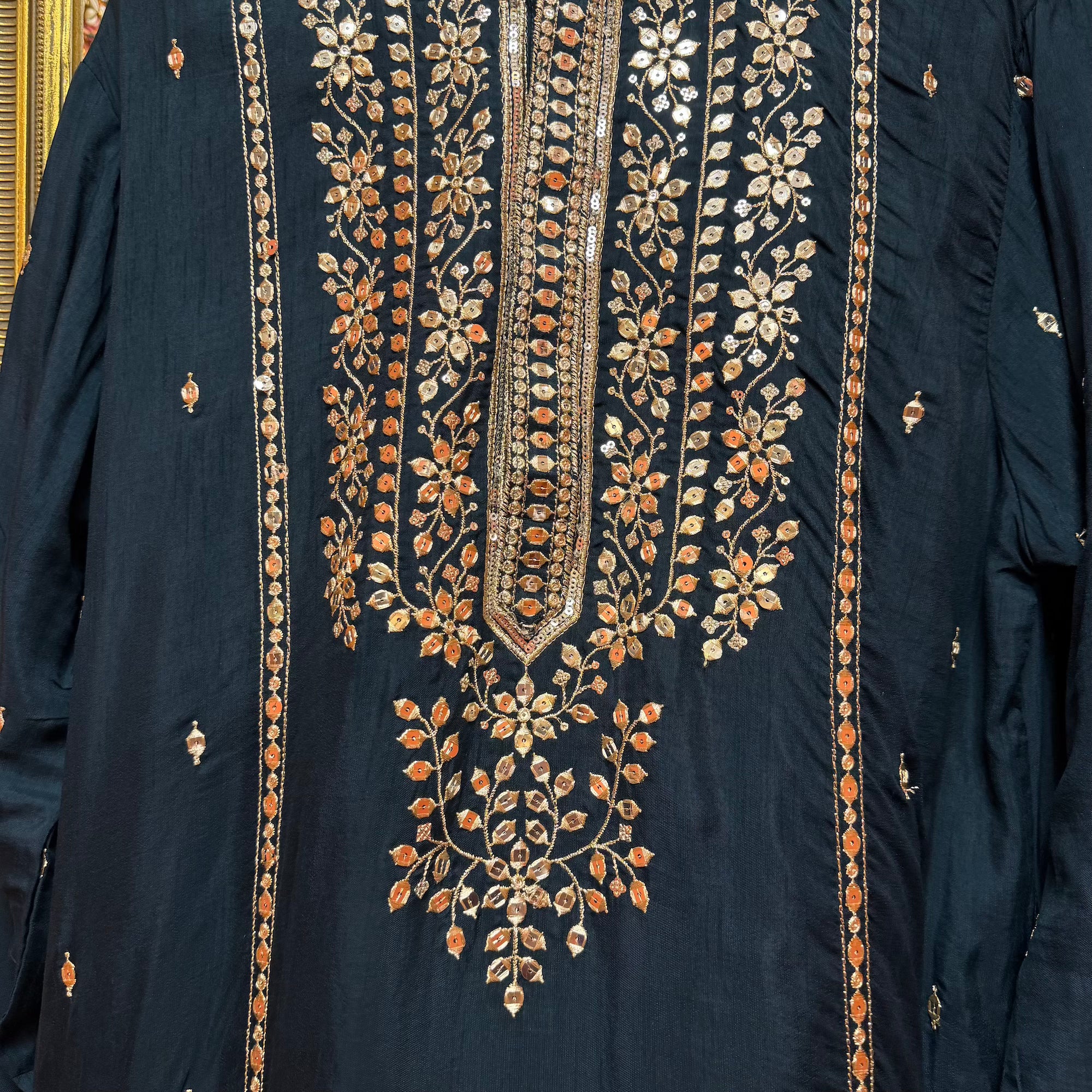 Deep Ocean Embroidered Kurta w/ Stole