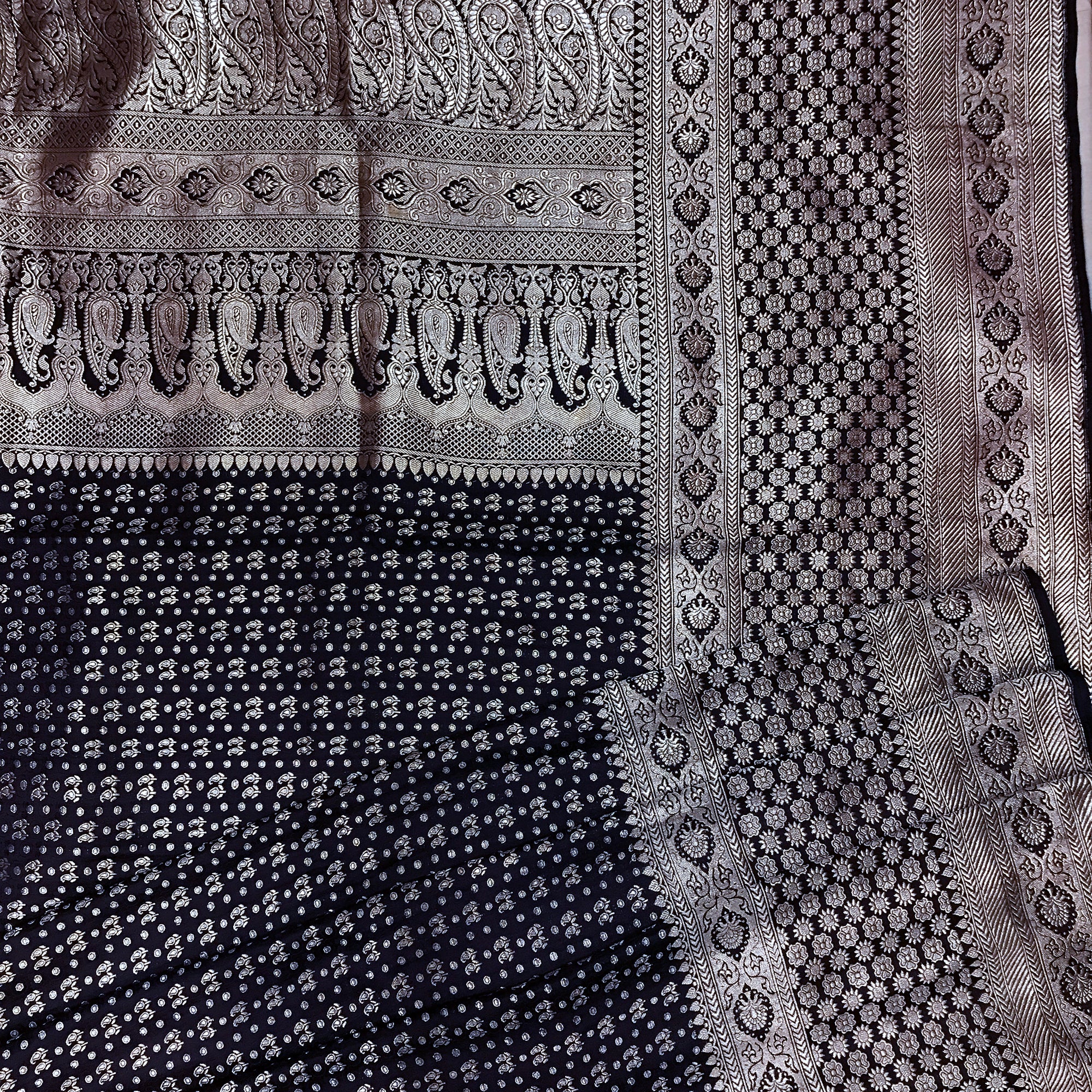Vintage Banarasi Saree 305 - Vintage India NYC