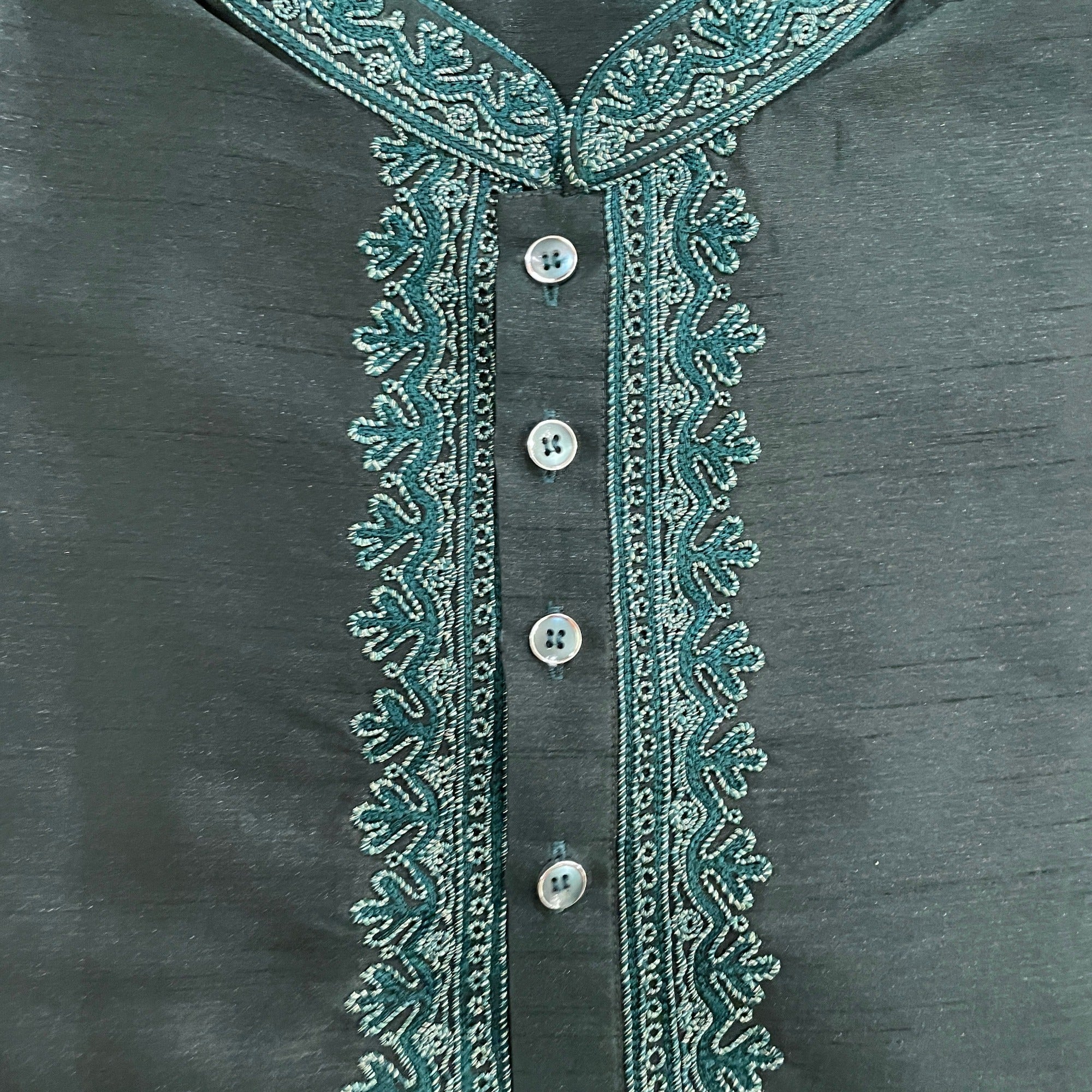 YD Embroidered Kurta- Size 52 - Vintage India NYC
