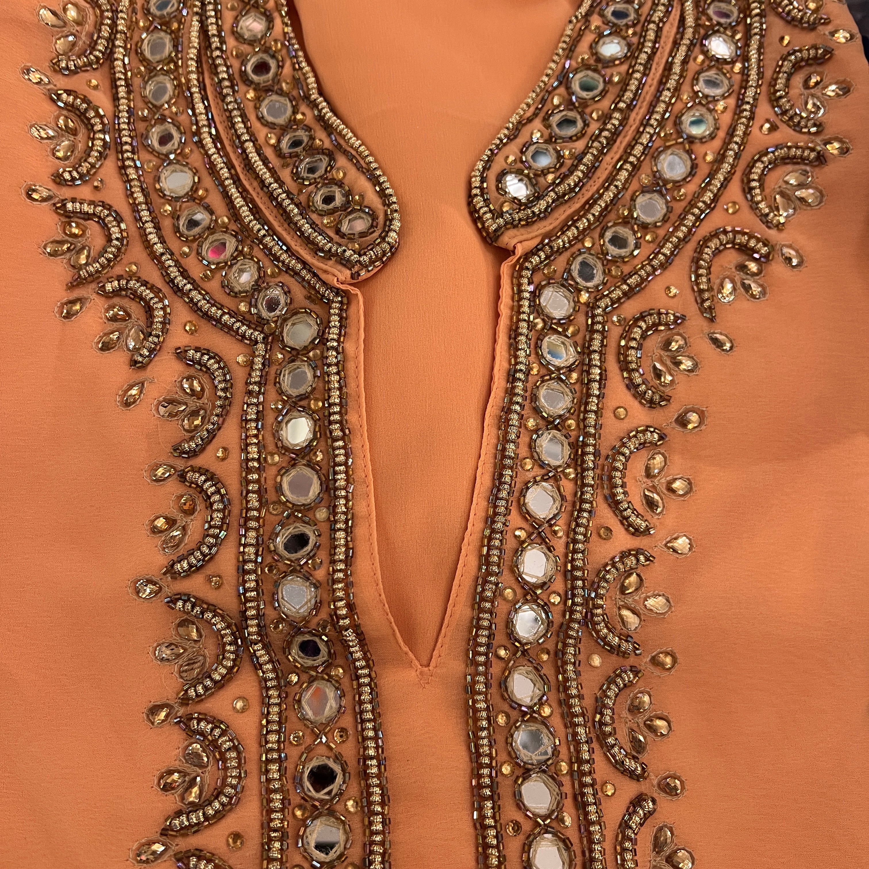 DT Georgette Kurti Size 40 - Vintage India NYC