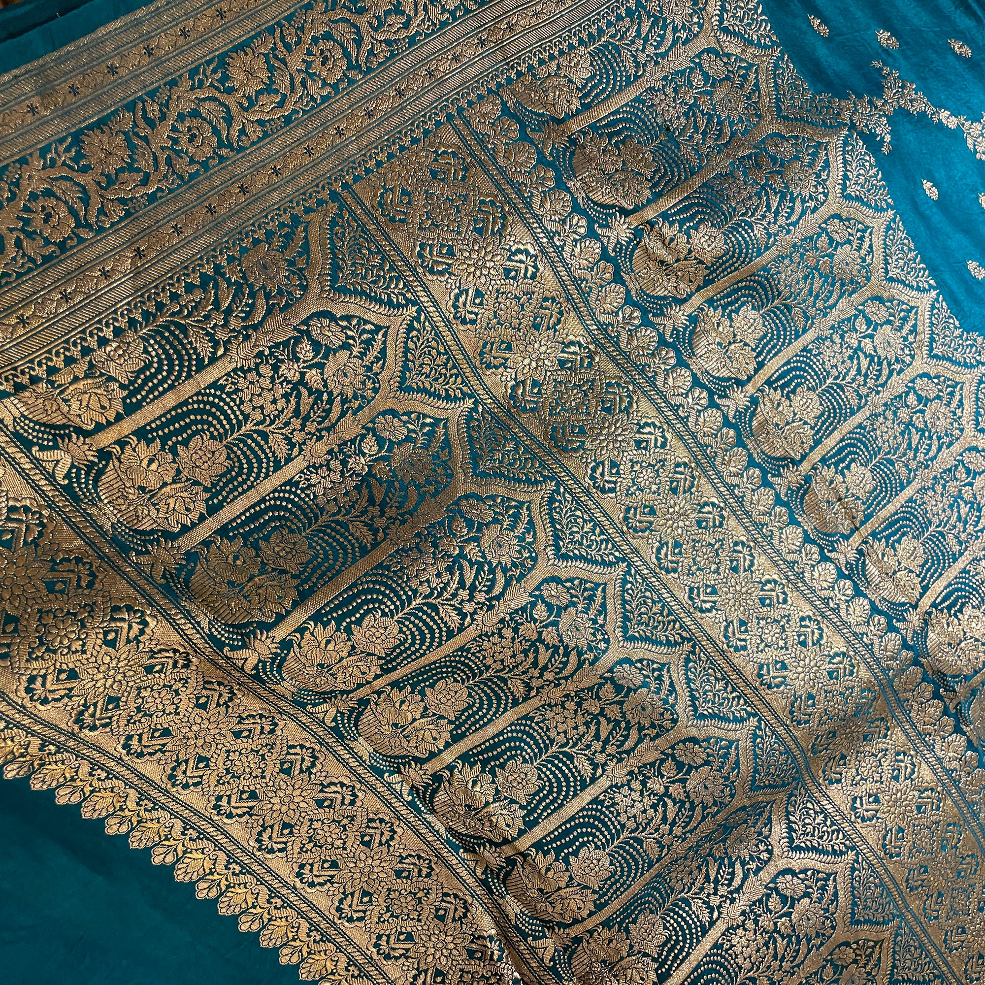 Vintage Banarasi Saree 615 - Vintage India NYC