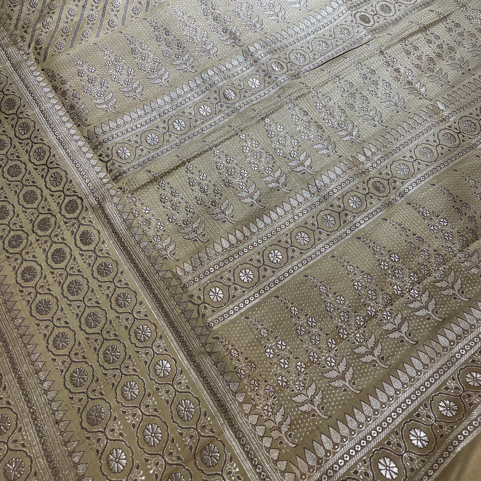 Vintage Banarasi Saree 709 - Vintage India NYC