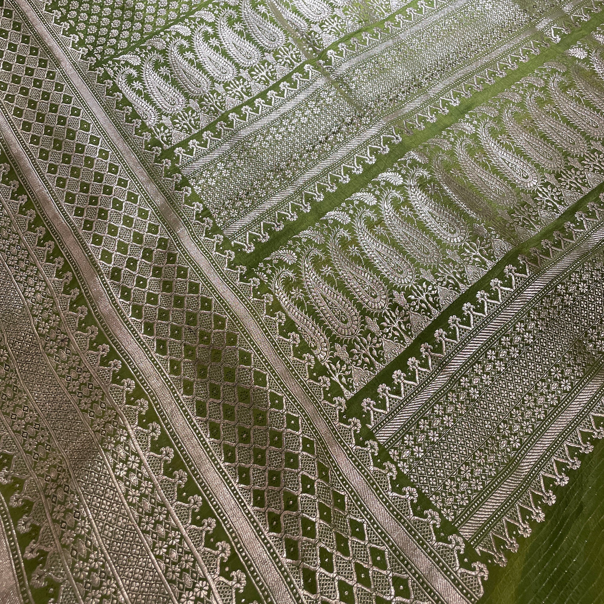 Vintage Banarasi Saree 716 - Vintage India NYC