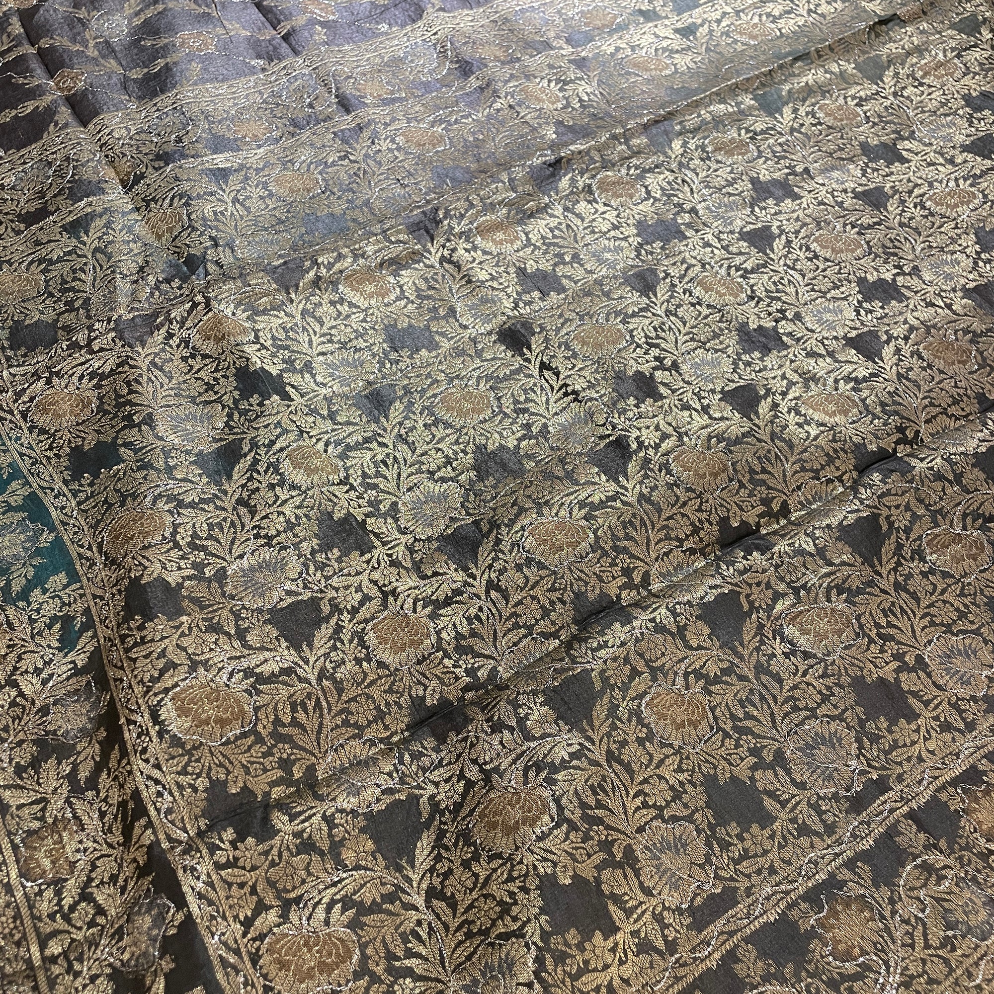Vintage Banarasi Saree 717 - Vintage India NYC