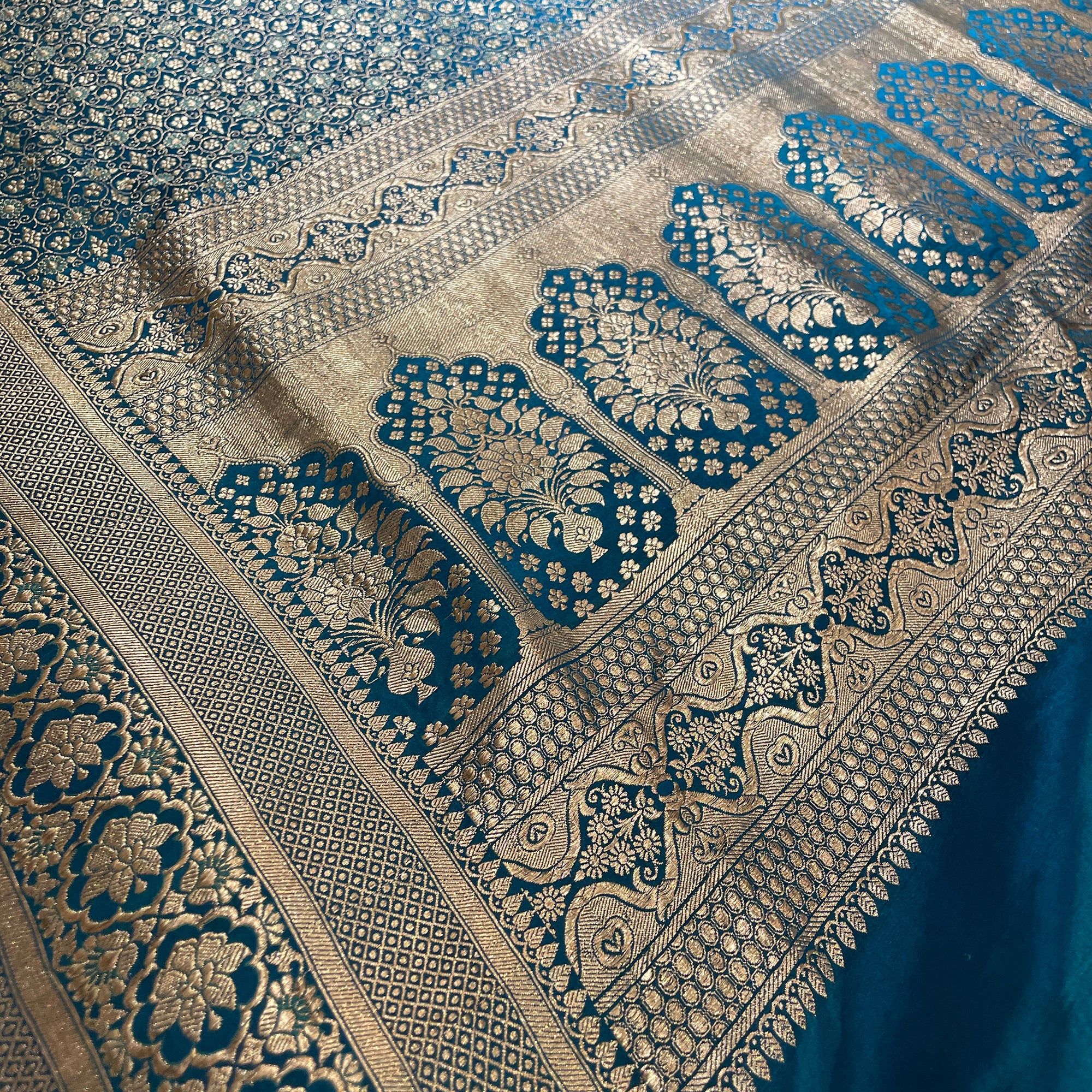 Vintage Banarasi Saree 722 - Vintage India NYC