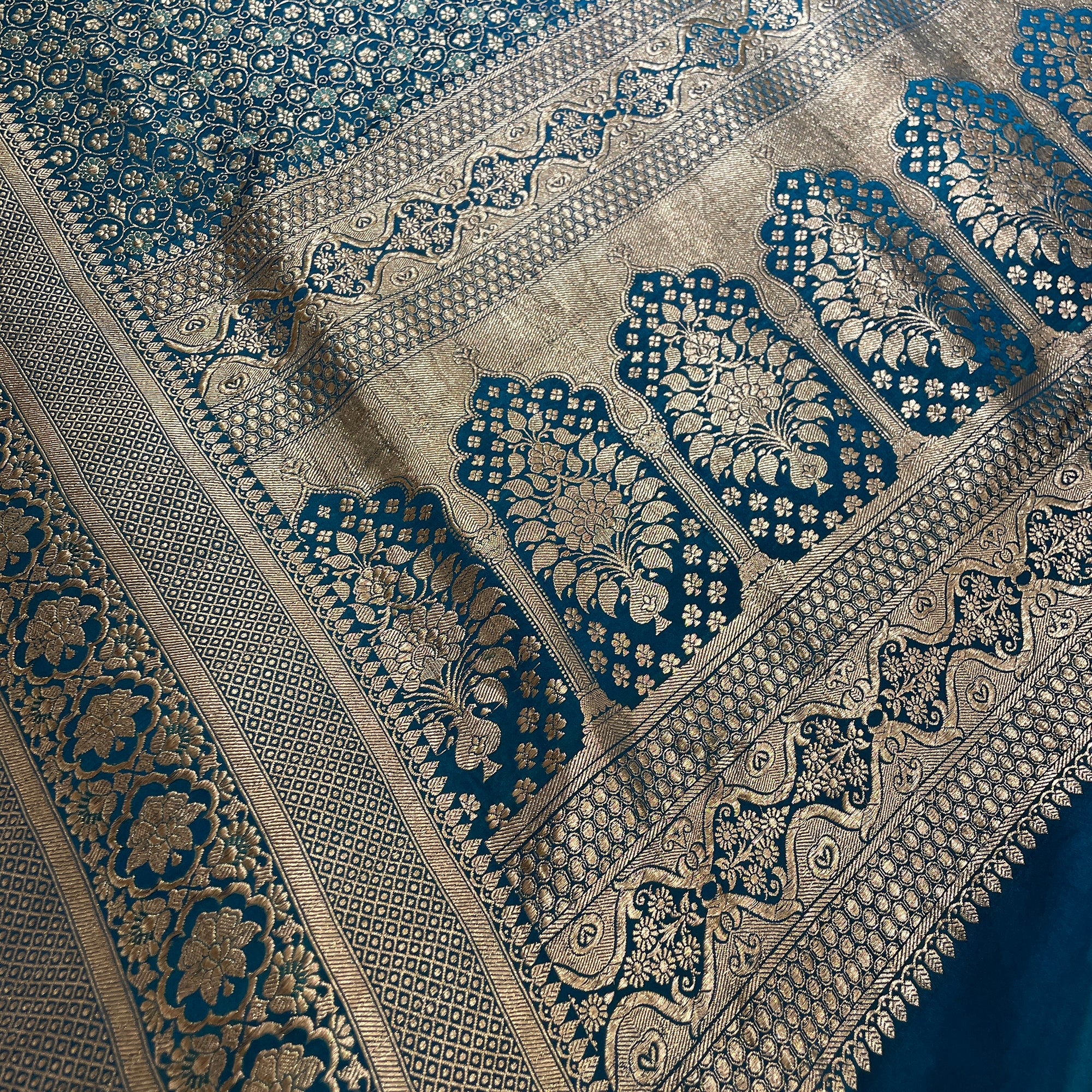 Vintage Banarasi Saree 722 - Vintage India NYC