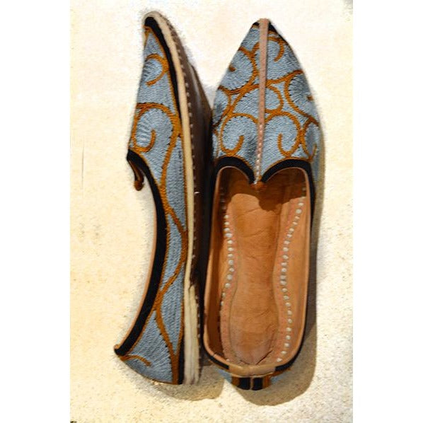 Handmade leather shoe with light blue & gold embroidery - Vintage India NYC