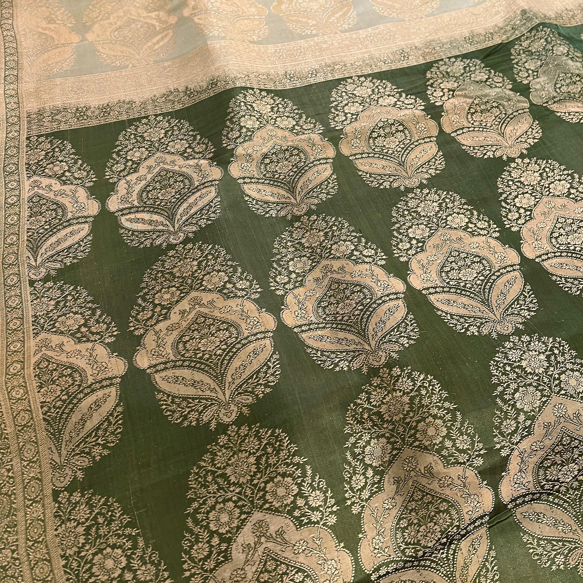 Vintage Banarasi Saree 731 - Vintage India NYC