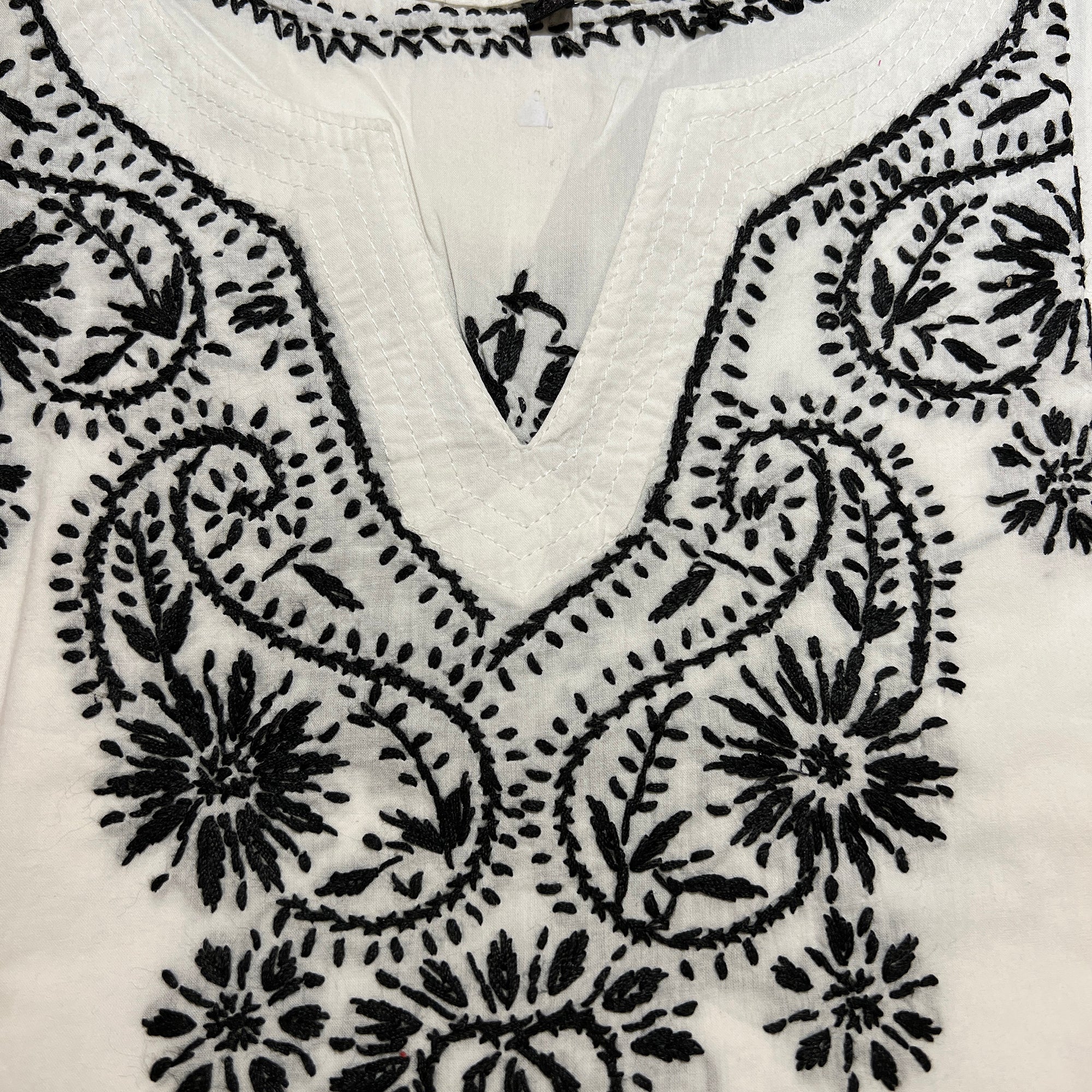 AR Short Embroidered Cotton Tunic Kurti-Saree 48 - Vintage India NYC
