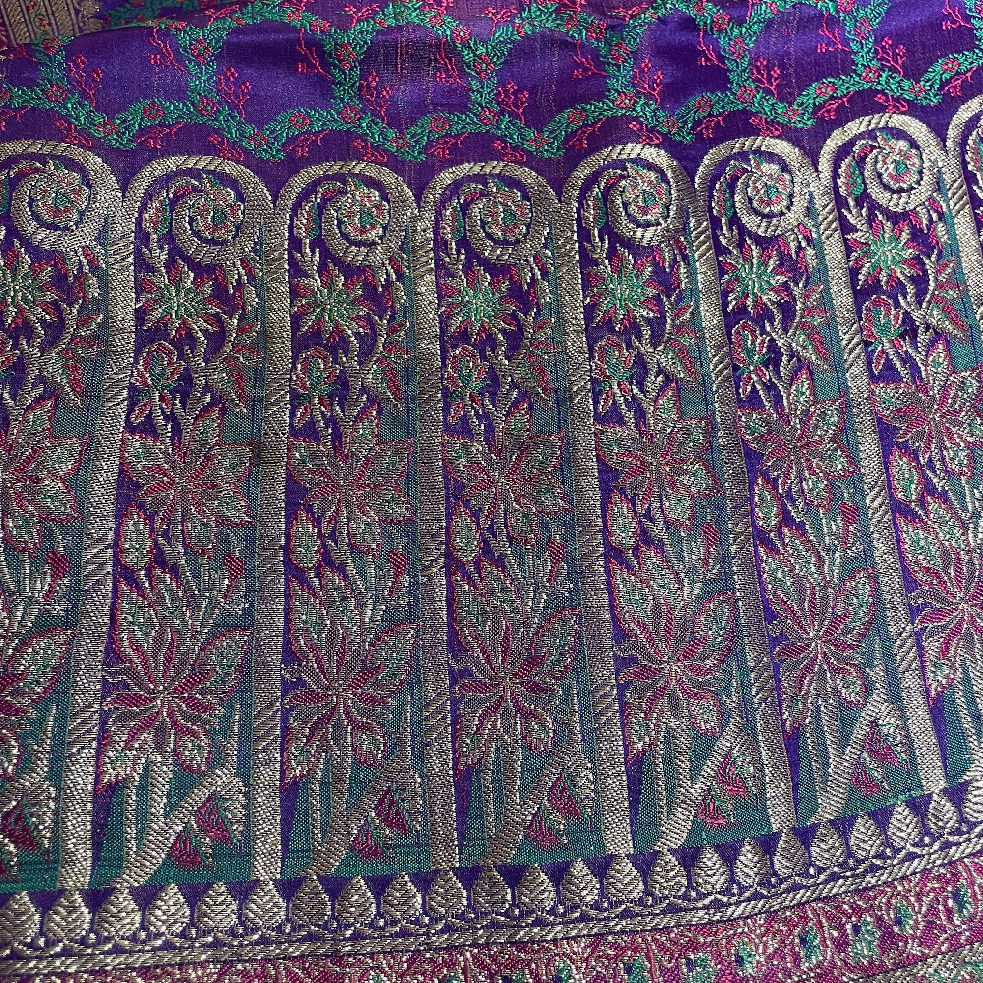 Vintage Banarasi Saree 902