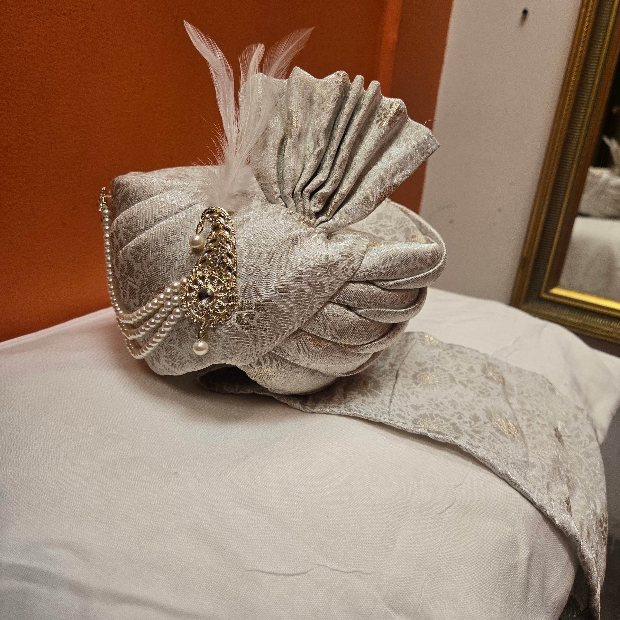 YD Ivory Gold Brocade Pagadi Turban - Vintage India NYC