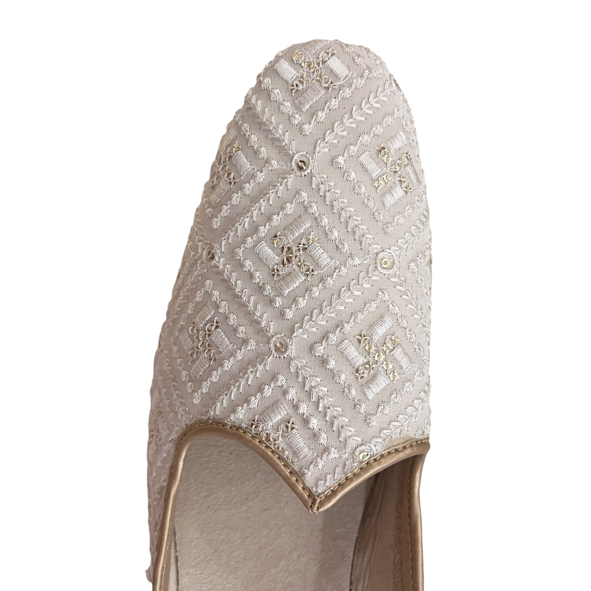 Ivory Lucknowi Embroidered Loafer