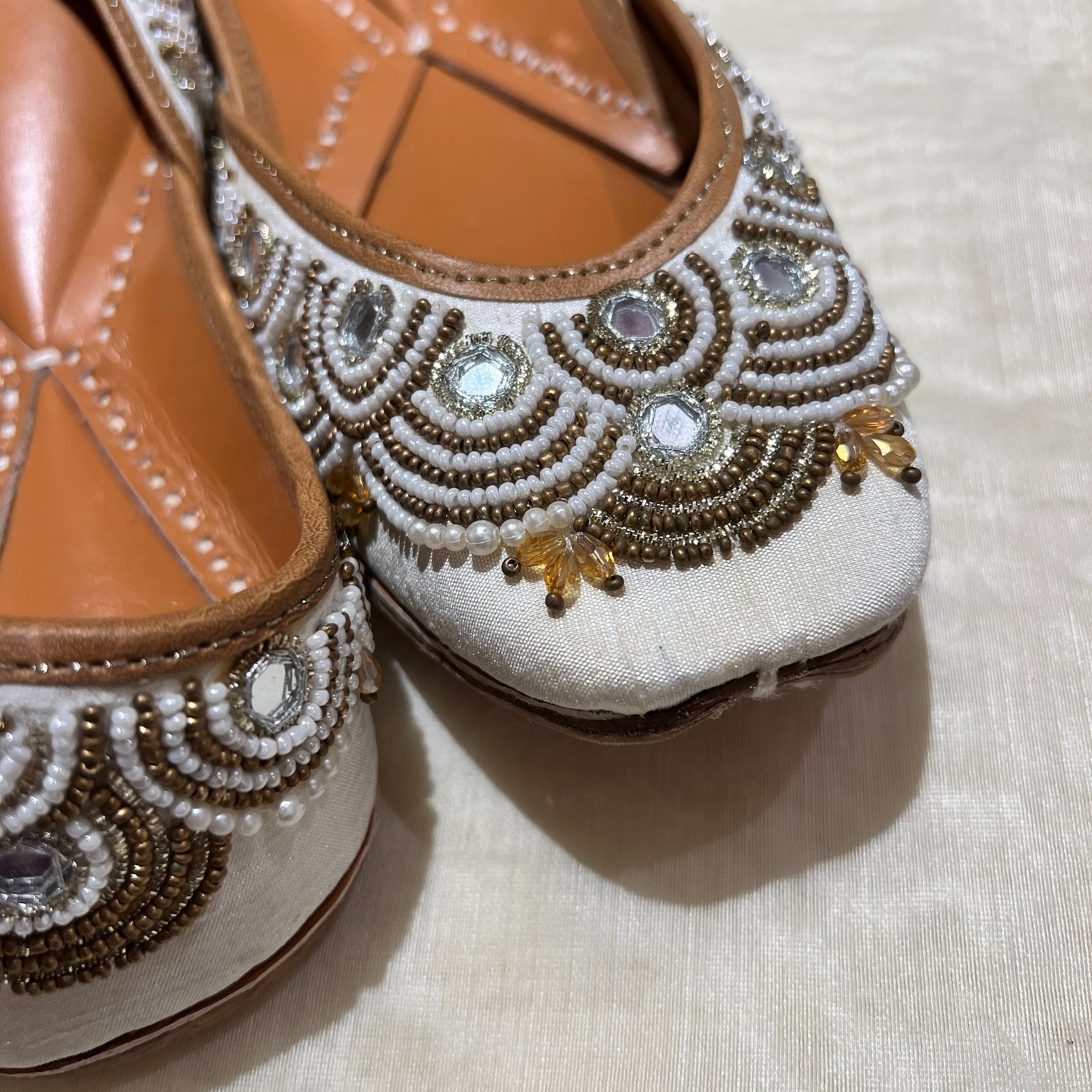 Ivory Beaded Mirror Juttis