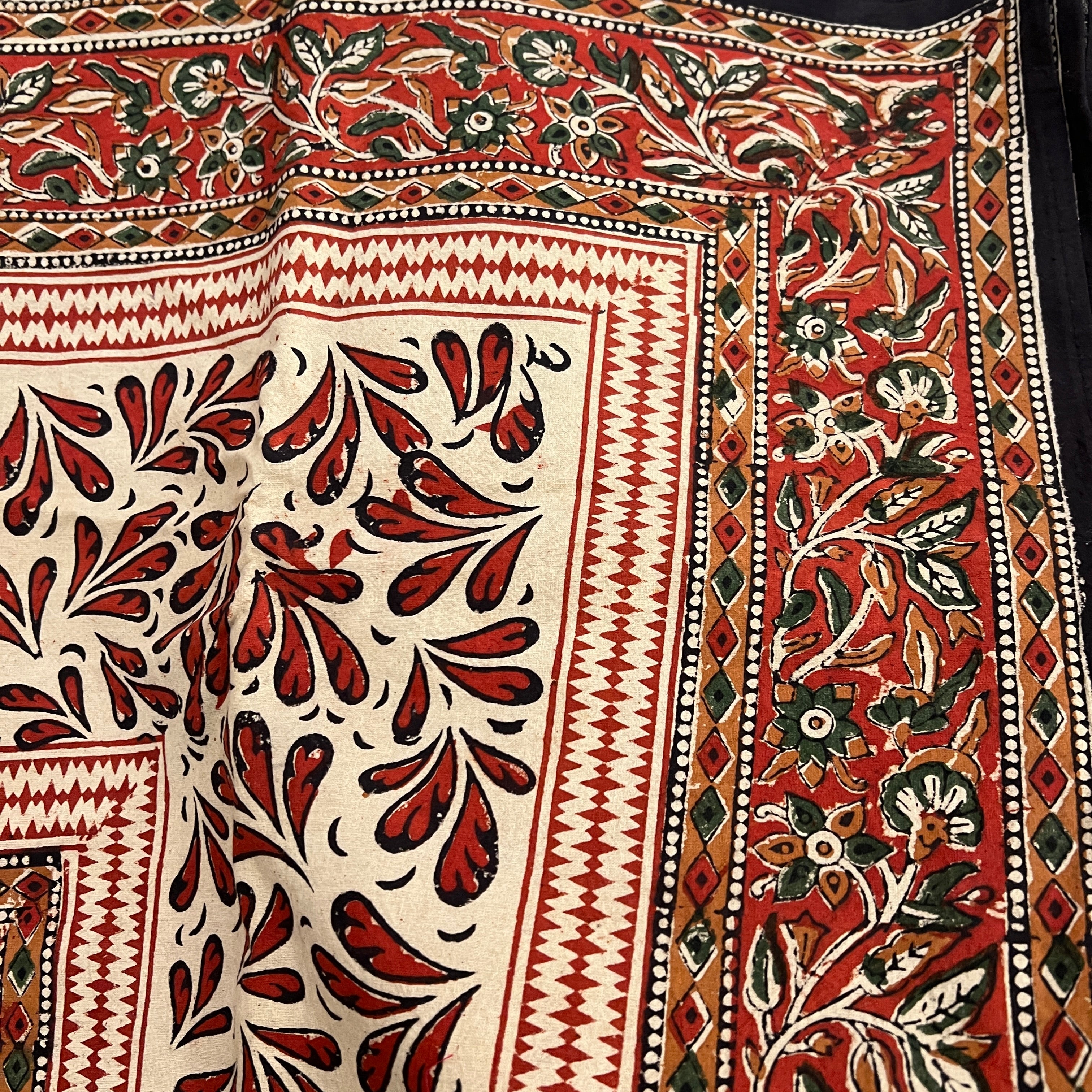 Red & Black Floral Bedcover w/ Pillowcases-Queen - Vintage India NYC