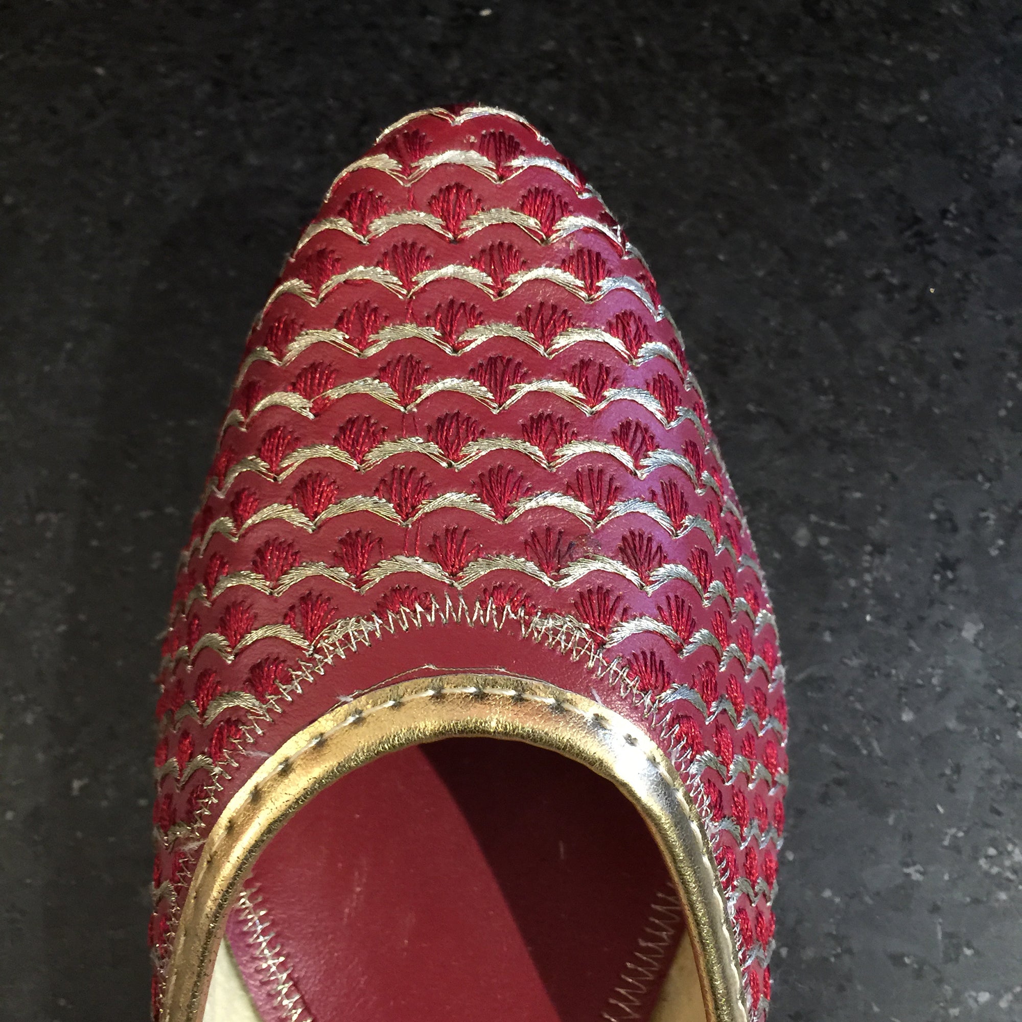 Red & Silver Scallop Jutti - Vintage India NYC