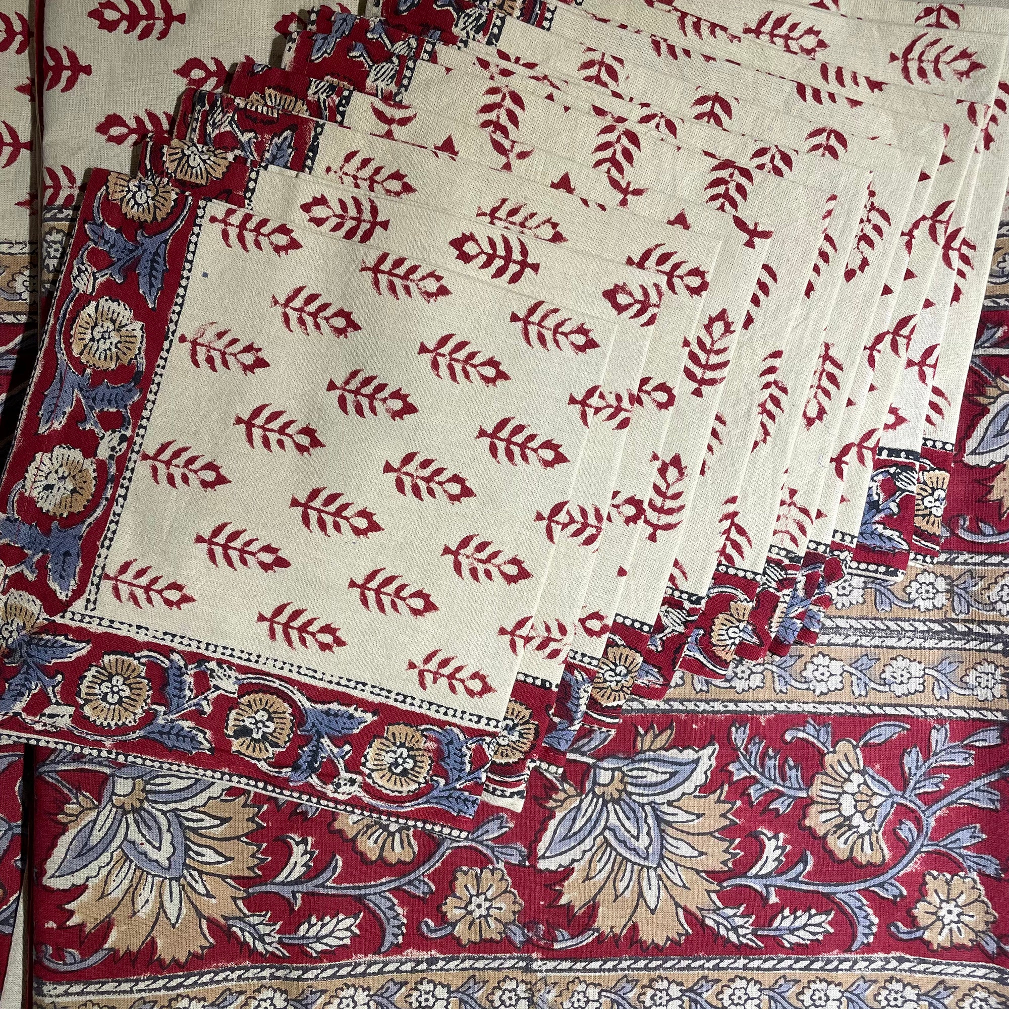 AR Blockprint Tablecloth with 12 Napkins-Red & Tan - Vintage India NYC